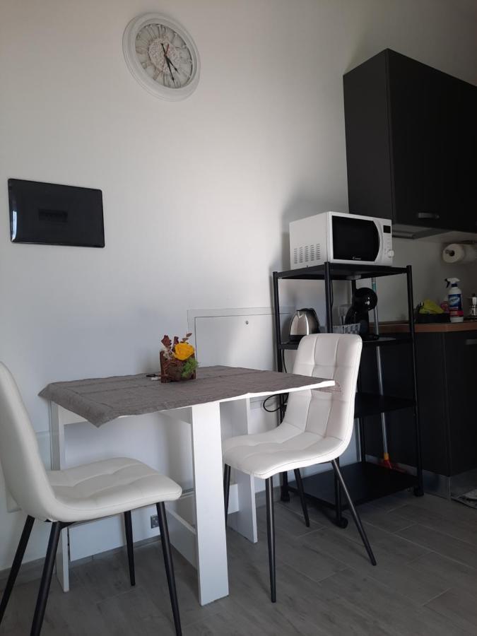 Ferienwohnung Bilocale Liberty Viggiù Exterior foto